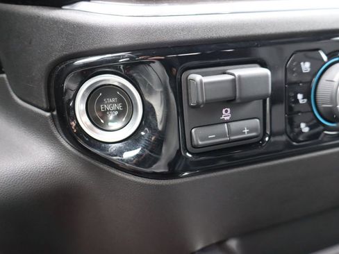 Used 2024 Chevrolet Silverado 2500 LTZ w/ LTZ Convenience Package AWD/4WD image 11