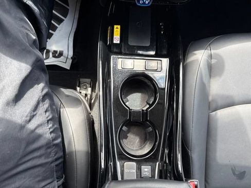 Used 2022 Toyota Prius Prime XLE FWD image 18