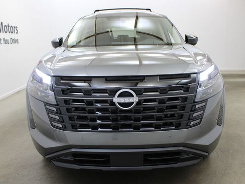 Used 2026 Nissan Pathfinder SV FWD image 7