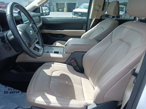 Used 2024 Ford Expedition Limited RWD image 15