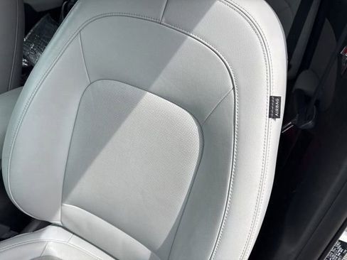 Used 2022 Hyundai Kona Limited FWD image 10