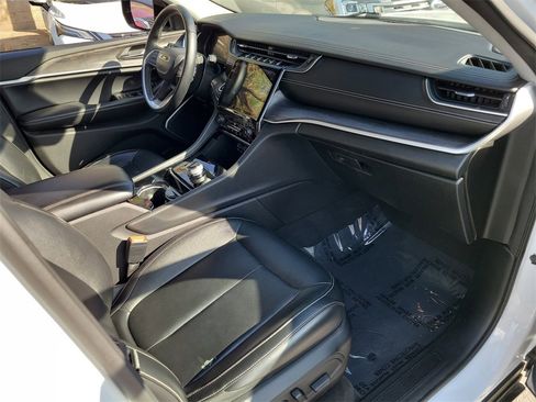 Used 2021 Jeep Grand Cherokee L Limited image 19