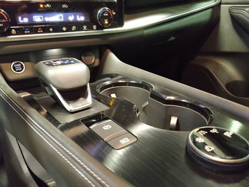 Used 2021 Nissan Rogue SL image 26