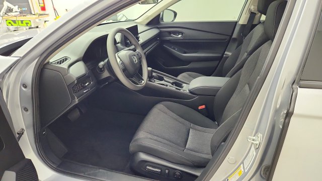 Used 2023 Honda Accord EX image 9