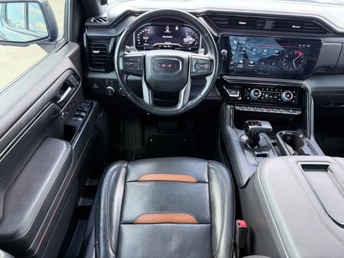 Used 2022 GMC Sierra 1500 AT4 w/ Technology Package AWD/4WD image 13