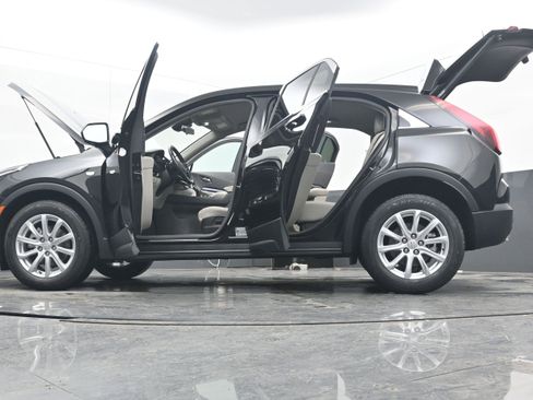 Used 2023 Cadillac XT4 Luxury w/ Cold Weather Package image 43