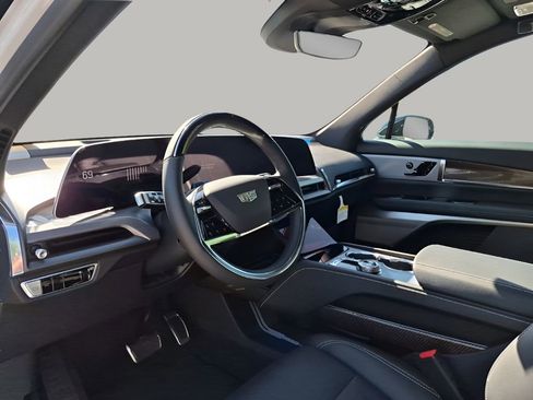 New 2026 Cadillac Vistiq Luxury AWD/4WD image 30