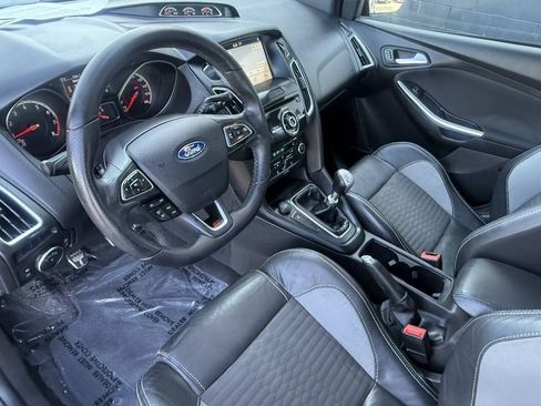 Used 2018 Ford Focus ST w/ Equipment Group 401A FWD image 9