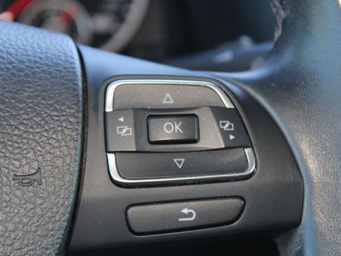 Used 2017 Volkswagen Tiguan S image 23