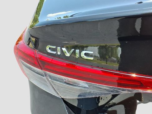 Used 2022 Honda Civic EX image 9