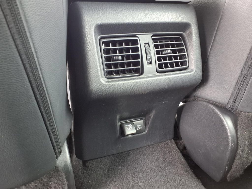 Used 2025 Toyota Camry SE FWD image 22