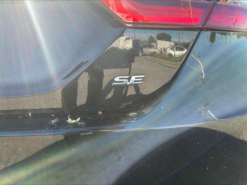 Used 2022 Toyota Camry SE FWD image 25