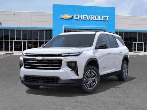 New 2026 Chevrolet Traverse LT w/ Driver Confidence Package FWD image 6