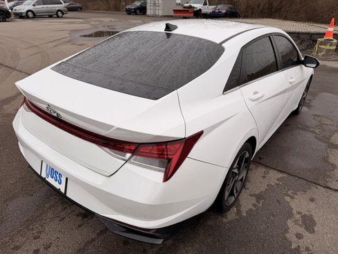 Used 2021 Hyundai Elantra Limited image 3