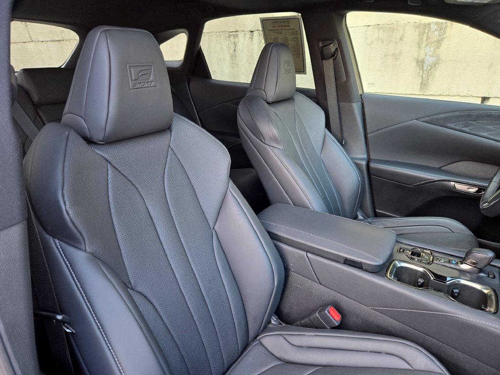 Used 2023 Lexus RX 350 F Sport w/ Accessory Package AWD/4WD image 28