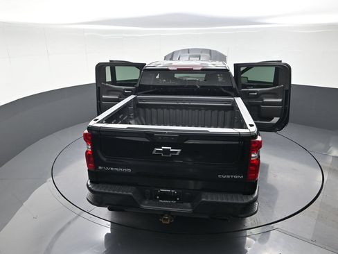 Used 2025 Chevrolet Silverado 1500 Custom Trail Boss AWD/4WD image 13