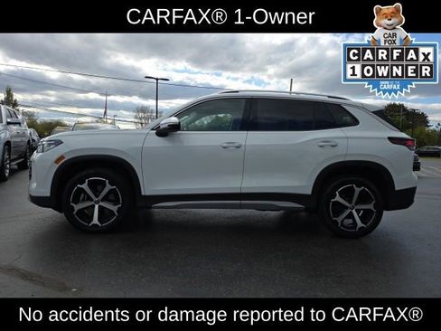 Used 2025 Volkswagen Tiguan SE AWD/4WD image 3