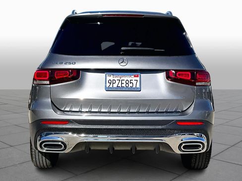 Used 2022 Mercedes-Benz GLB 250 image 4