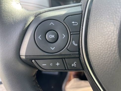 Used 2025 Toyota RAV4 Limited image 17