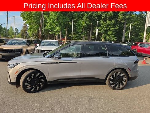 Used 2024 Lincoln Nautilus Reserve w/ Equipment Group 202A AWD/4WD image 9