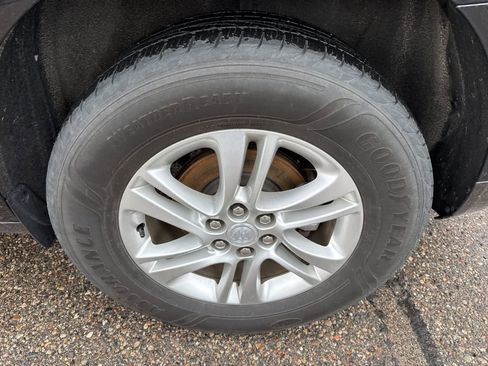 Used 2018 Buick Enclave Essence image 7