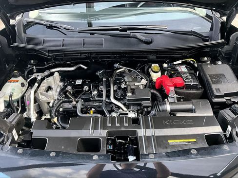 Used 2025 Nissan Kicks SR w/ SR Premium Package FWD image 32