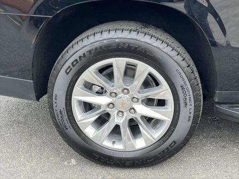 Used 2025 Chevrolet Suburban Premier image 8