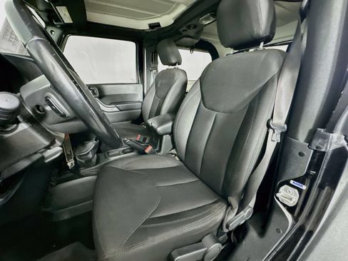 Used 2018 Jeep Wrangler Sport w/ Connectivity Group AWD/4WD image 17