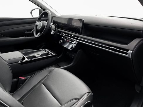 New 2026 Hyundai Tucson Limited image 16