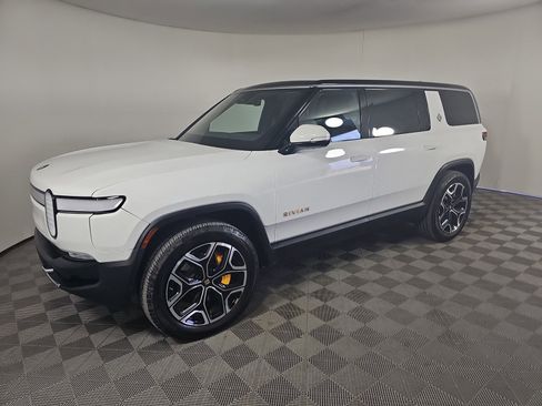 Used 2023 Rivian R1S Adventure image 1