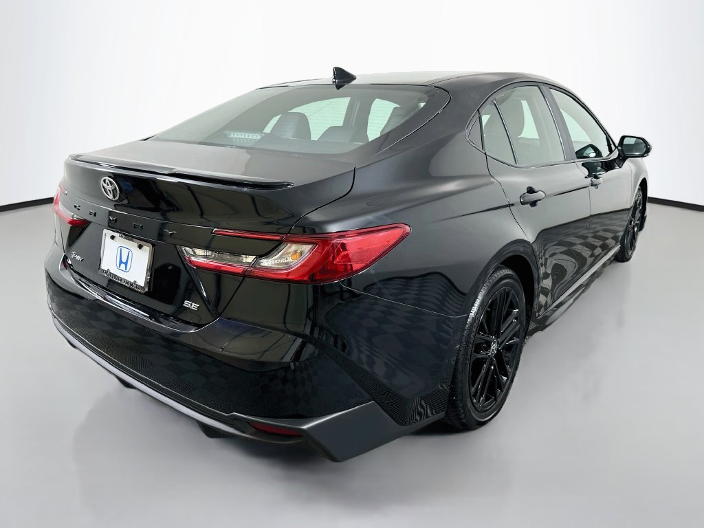 Used 2025 Toyota Camry SE FWD image 5