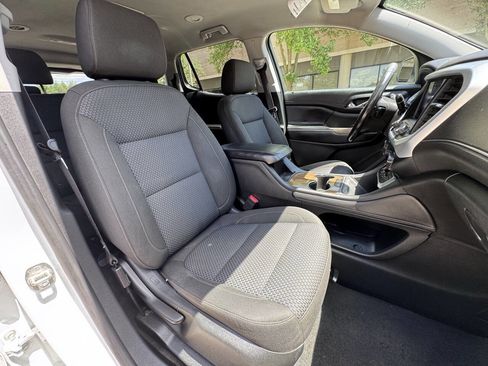 Used 2020 GMC Acadia SLE image 18