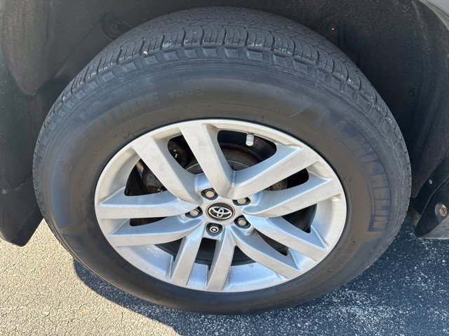 Used 2016 Toyota Highlander LE AWD/4WD image 31
