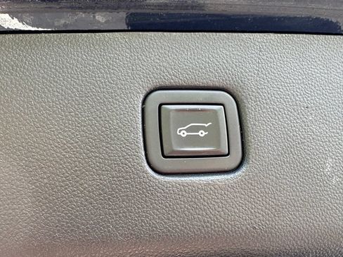 Used 2020 Chevrolet Blazer LT AWD/4WD image 24