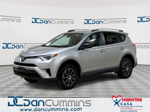 Used 2018 Toyota RAV4 LE AWD/4WD image 1
