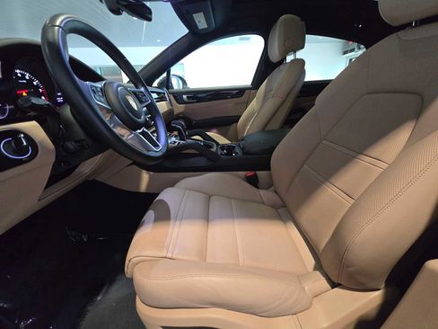 Used 2023 Porsche Cayenne Coupe AWD/4WD image 22