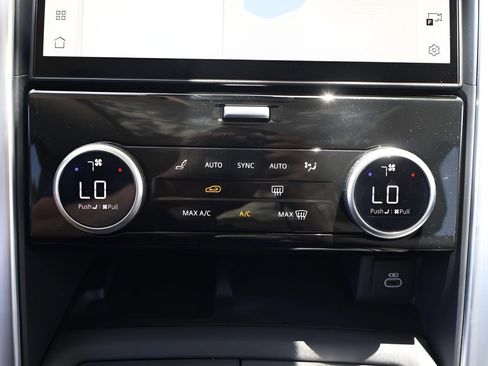 New 2025 Land Rover Discovery S image 26