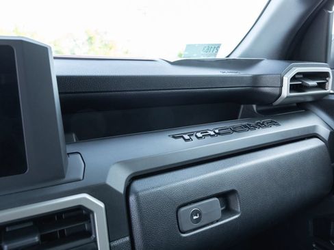 Certified 2024 Toyota Tacoma SR AWD/4WD image 23