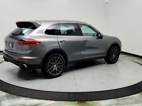 Used 2016 Porsche Cayenne AWD/4WD image 5