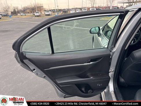 Used 2024 Toyota Camry SE image 21