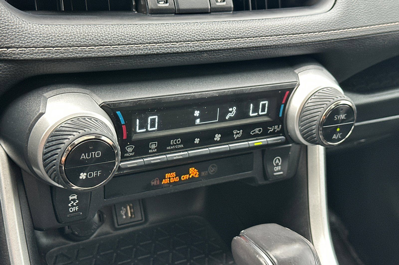 Used 2024 Toyota RAV4 XLE Premium FWD image 21