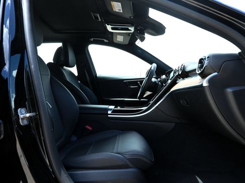 Used 2025 Mercedes-Benz C 300 Sedan image 23