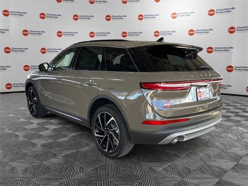 New 2025 Lincoln Corsair Reserve w/ Equipment Group 202A image 3