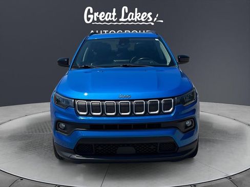 Used 2022 Jeep Compass Latitude w/ Sun and Sound Group AWD/4WD image 8
