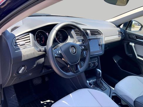 Used 2021 Volkswagen Tiguan SE AWD/4WD image 17