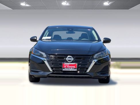 Used 2025 Nissan Altima 2.5 SV FWD image 6