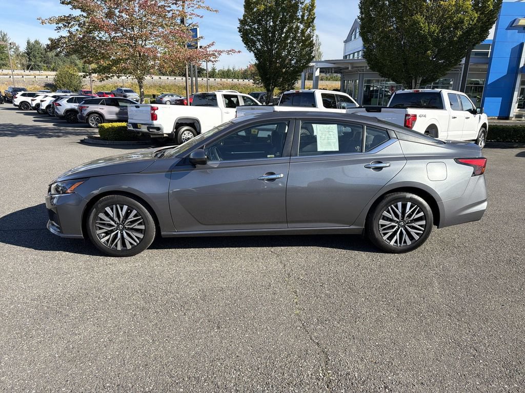 Used 2023 Nissan Altima 2.5 SV FWD image 6