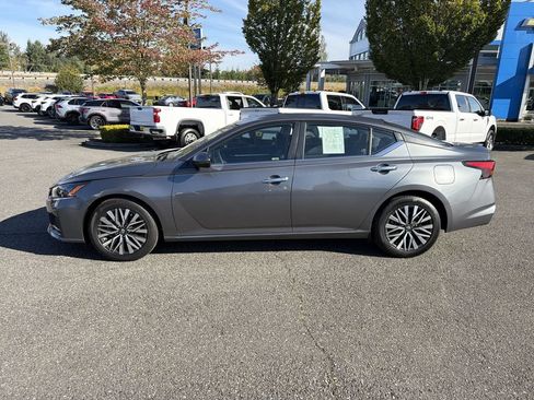Used 2023 Nissan Altima 2.5 SV FWD image 6