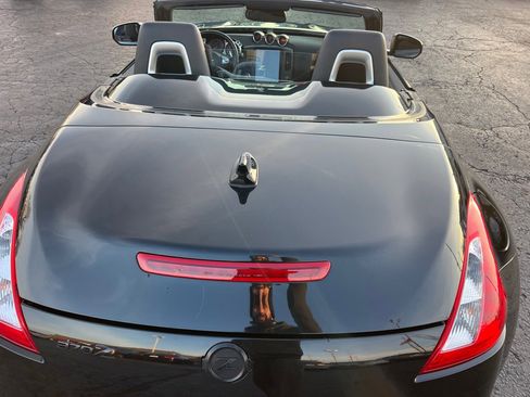 Used 2012 Nissan 370Z Roadster image 37