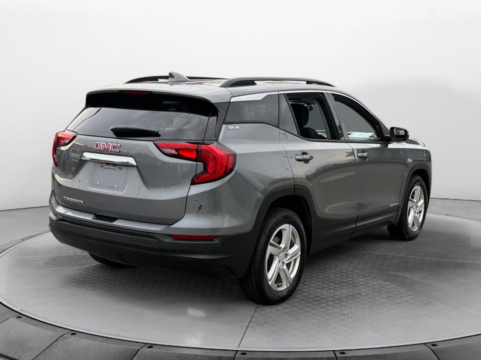 Used 2018 GMC Terrain SLE w/ Driver Convenience Package FWD image 7